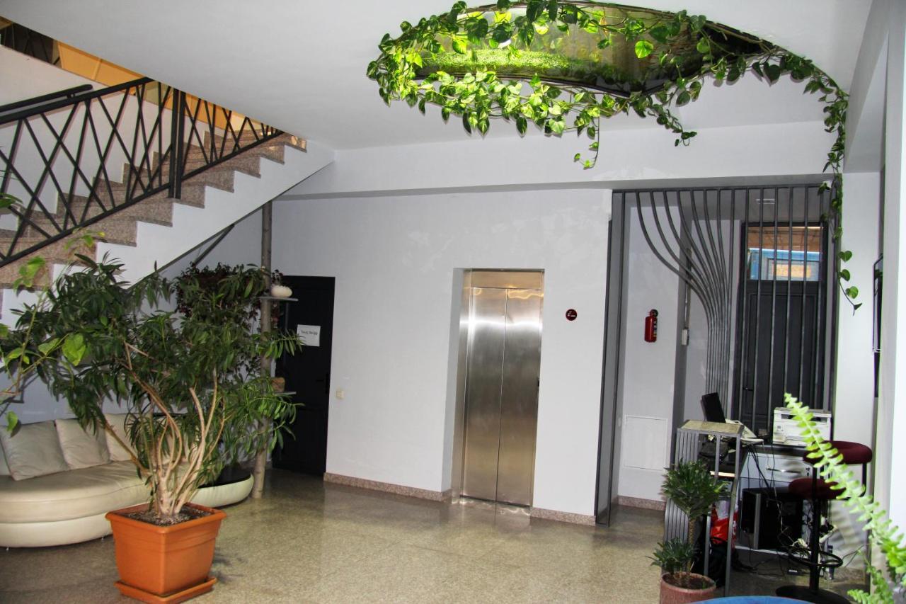 Nice Hotel Γιερεβάν Εξωτερικό φωτογραφία